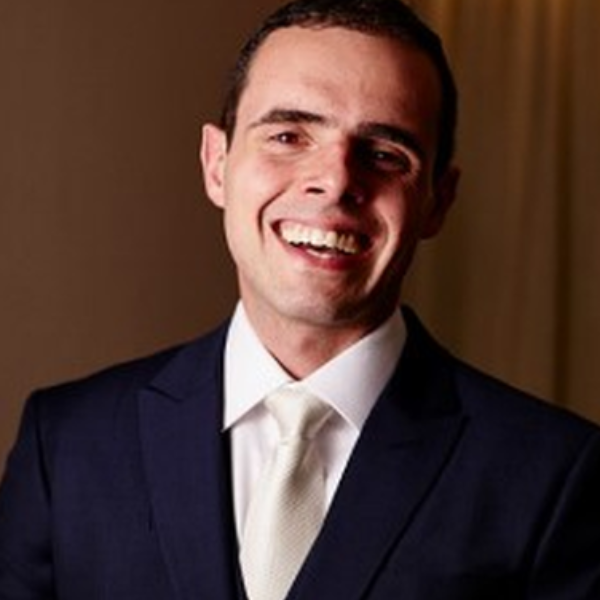 Mauricio Bartelle Basso (Secretaria de Estado de Saúde - DF) - Linha Guia – O que muda nas práticas odontológicas para profissionais do serviço público de saúde que acolhe pacientes com necessidades especiais”.