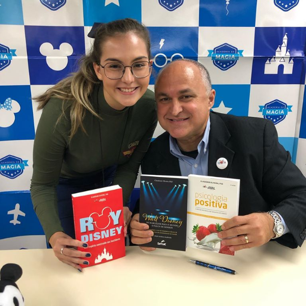 Autógrafos com Claudemir Oliveira