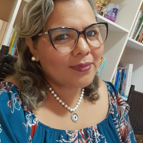 A formação docente, a constituição da identidade  e o uso de recursos em sala de aula: possibilidades e realidade
