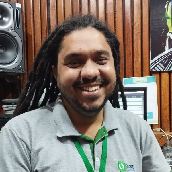 Transmissão externa em web-rádio