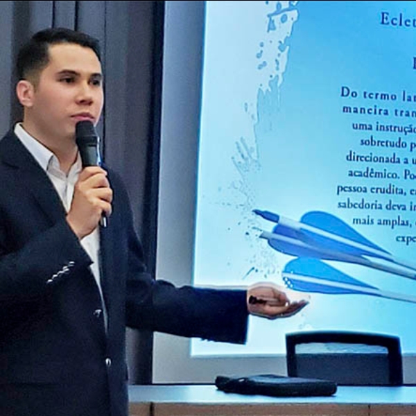 Tema: "A importância das parcerias entre instituições de ensino superior e o setor público na produção e disseminação do conhecimento proveniente de boas práticas profissionais"
