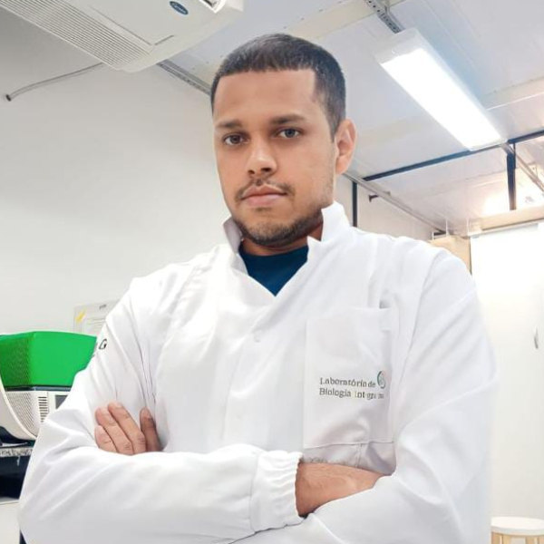 Vigilância Genômica de Vírus: Ferramentas de Bioinformática para Análise e Controle de Patógenos Emergentes