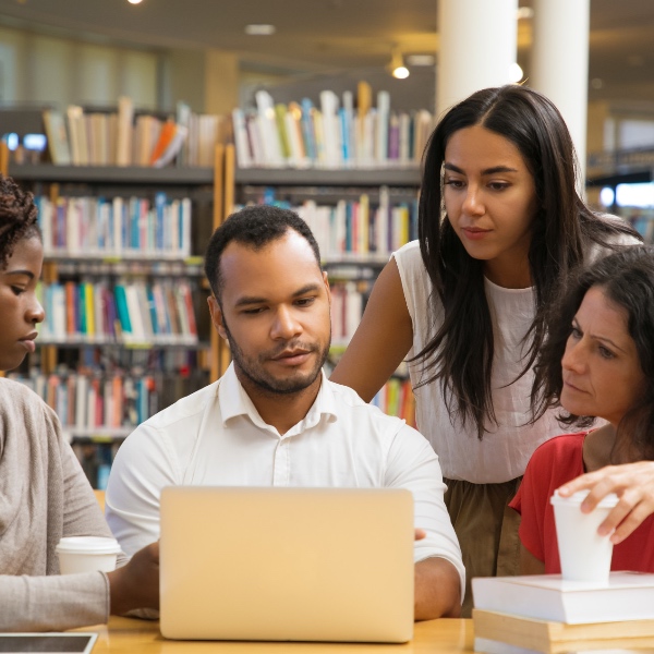 Aproximações e especificidades da formação de docentes de Matemática no Norte e Nordeste