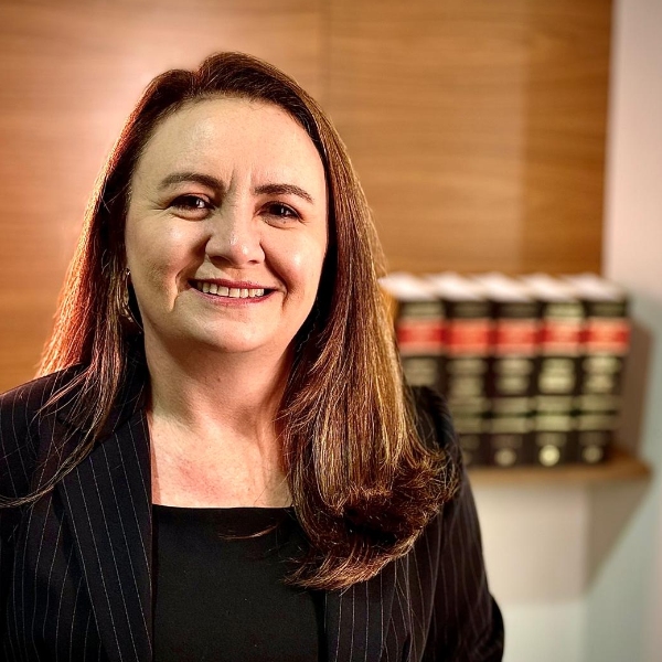 MINICURSO 15: TRANSFORMANDO IDEIAS EM AÇÕES: A ARTE DA PETIÇÃO COM VISUAL LAW