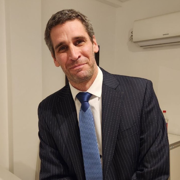 Tratamento minimamente invasivo de cálculos biliares