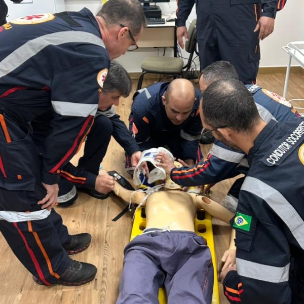 Treinamento Avaliação e atendimento à vítima de trauma no préhospitalar