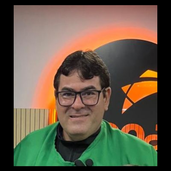 Palestra: Reconhecimento rápido e manejo de emergência digestiva em equinos - Dr. André Pessoas