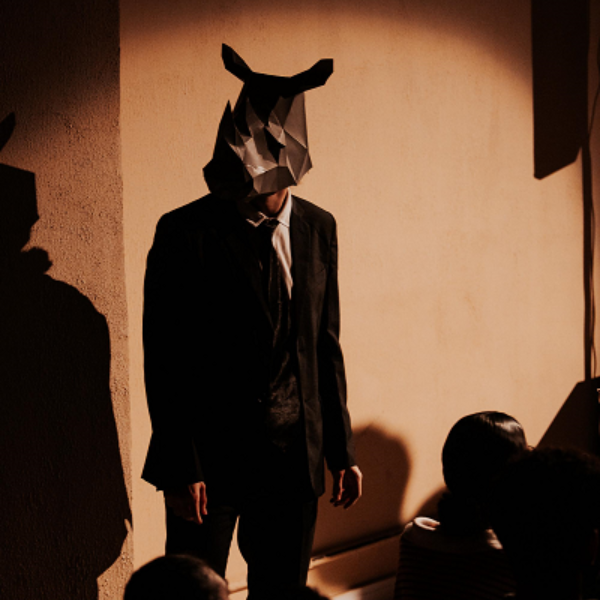 Teatro - Grupo Colisão: O Rinoceronte