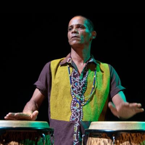 Música - Roda de Tambores com Wilson Santos