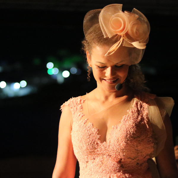 Sarau - Cia de Teatro LaCasa: Invisíveis - Um sarau poético-musical de reflexão e humanidade