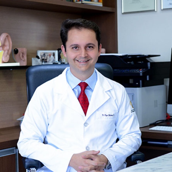 "Futuro do tratamento da surdez Implante coclear no Brasil: O que todos os médicos devem saber e o papel do generalista na identificação dos casos" Fayez Bahmad Jr. MD. PhD.