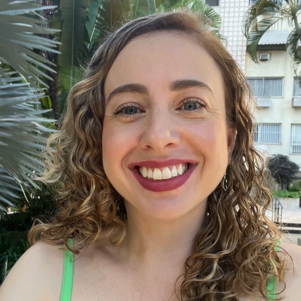 "Covid-19 na atualidade: vacinação, e condutas para o médico generalista" Dra. Juliana Lapa