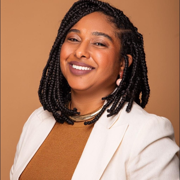 Cuidar além da técnica: como aplicar a escuta qualificada e a saúde mental no atendimento ginecológico