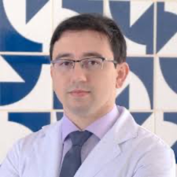 "Avanços no diagnóstico e tratamento do adenocarcinoma colorretal: potenciais biomarcadores e novas técnicas cirúrgicas" Dr. Bruno Augusto Alves Martins 
