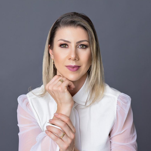 PALESTRA: Emagrecimento da mulher 35+ - desafios e estratégias.