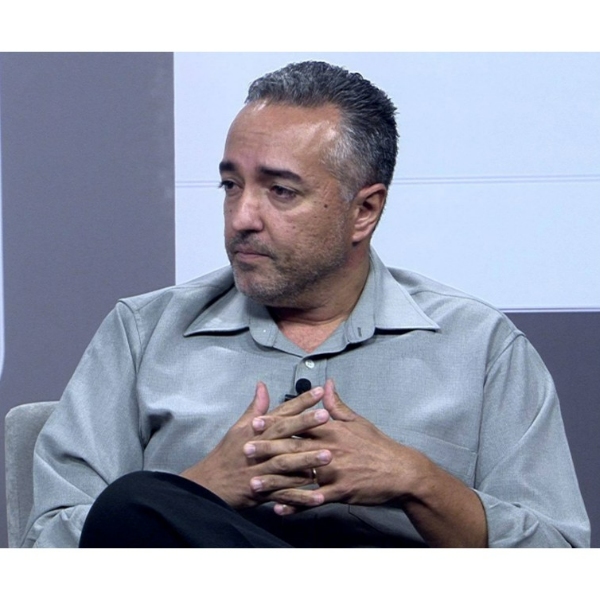 O Silêncio das Abelhas: o que a natureza está tentando nos dizer “A mortandade crescente de abelhas como alerta ambiental e social”