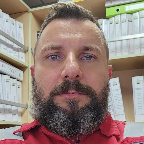 Integridade de Equipamentos Pressurizados: O Papel das Normas de Soldagem no Reparo de Danos Operacionais