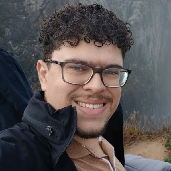 Alberto Mendonça - Reduzindo perdas de energia através do ajuste da martensita em ligas de Heusler