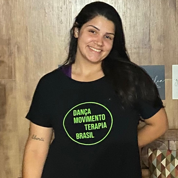 Oficina: O que pode um corpo? Uma experiência em dança movimento terapia