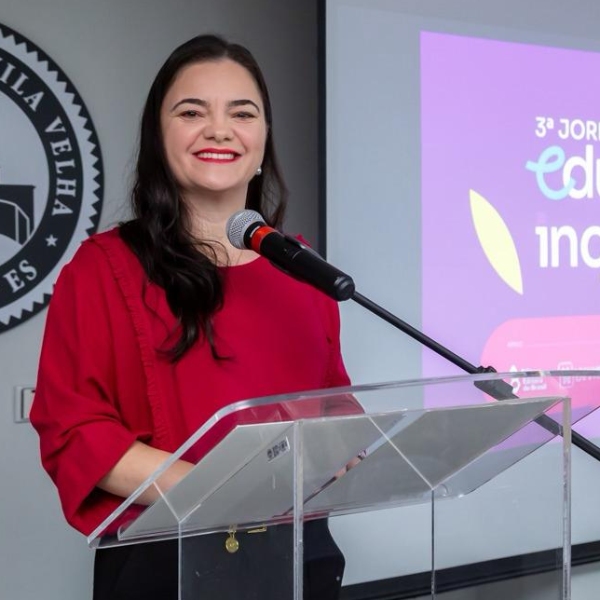 Uyara Moulin - Empresária, Comunicadora e Neuroeducadora