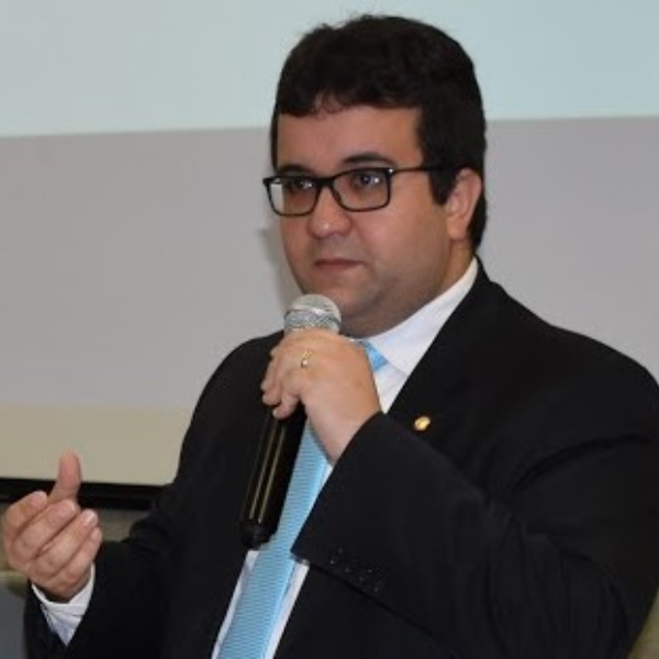 Tema: "Como se Planejar e Estudar para a Magistratura"