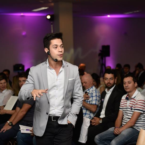 Performance com Henry Vargas 