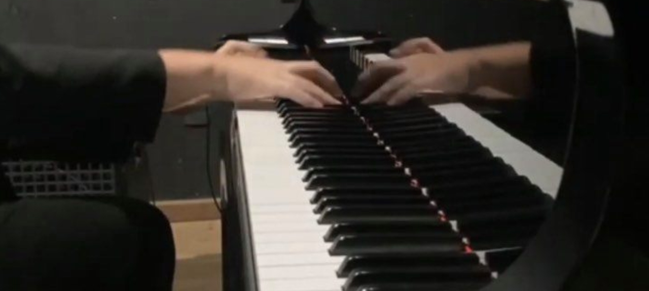 Série de concertos pelo Youtube: Concerto para Piano n 4 em sol maior de Mozart, Concerto para Piano n 3 em dó menor de Beethoven.