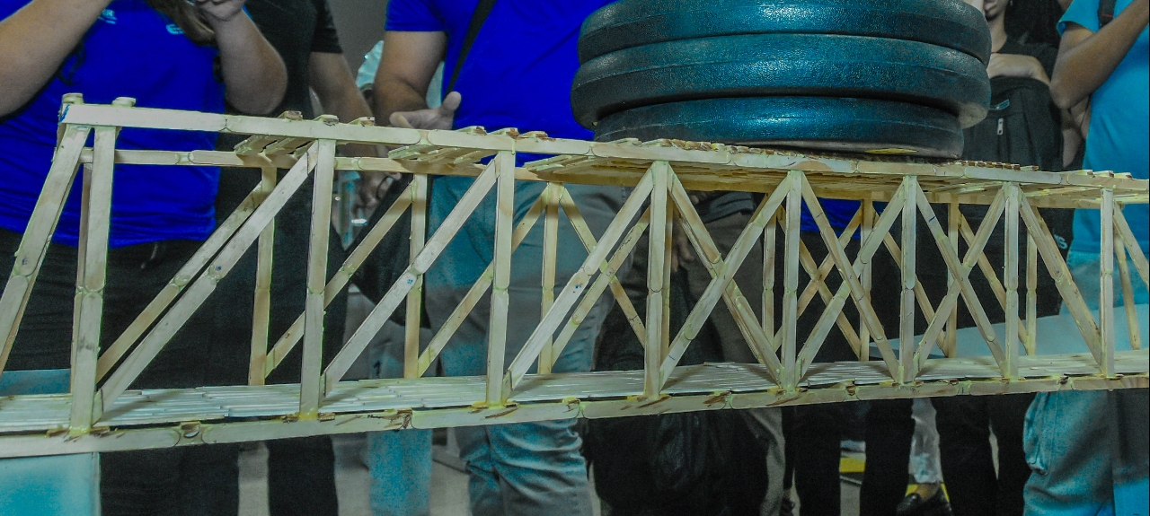 Competição de Pontes de Palito de Picolé das Engenharias Supercampus Maracanã 2025.2 - UNESA