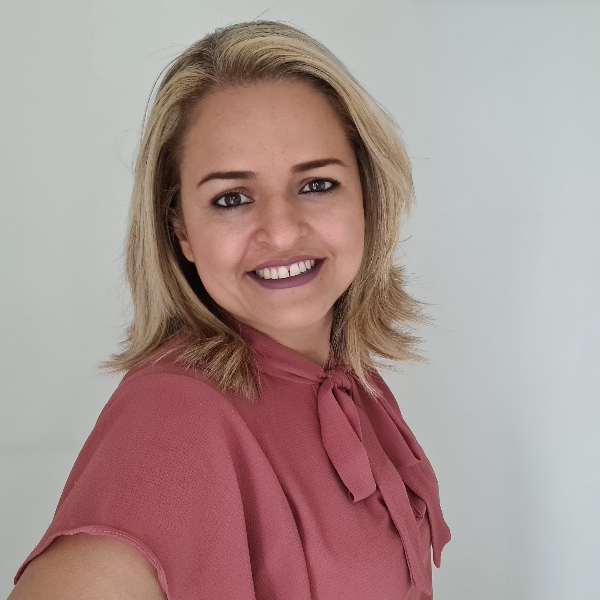 Mirian Cristina Reis de Oliveira