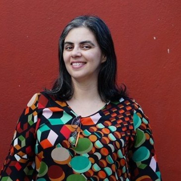 Ana Elisa Ribeiro