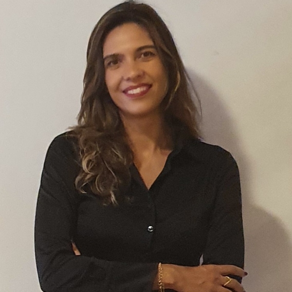Cristiana Aguiar Salles de Barros