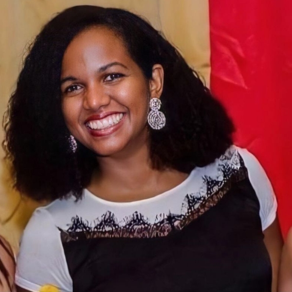 Prof.(a) Claudia Letícia Gonçalves Moraes