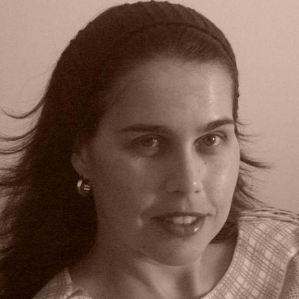 Quênia Luciana Lopes Cotta Lannes