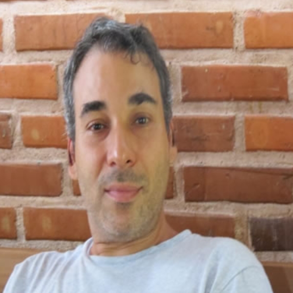 PROF. DR. ÁLVARO BRAGANÇA (UFRJ)