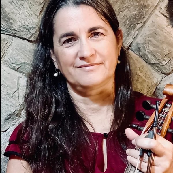 PROF.ª DR.ª LENORA PINTO MENDES (UFF) 