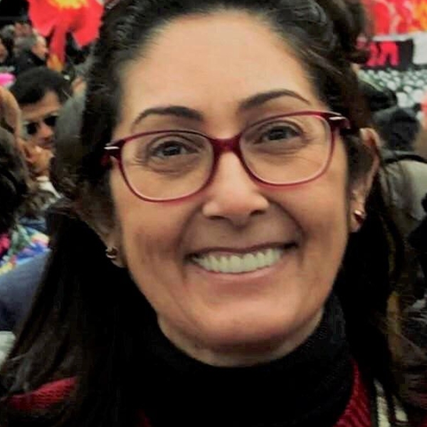 Elaine Sampaio Araujo 