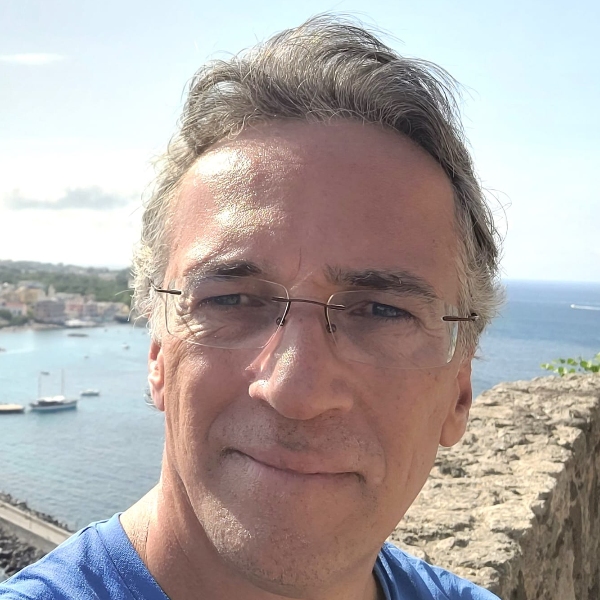Dr. Marcos Barreto