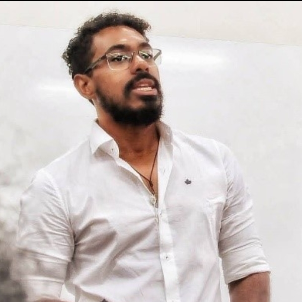 Me. Ari Fernandes Santos Nogueira