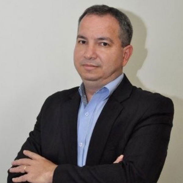 Sr. José Luis de Lira