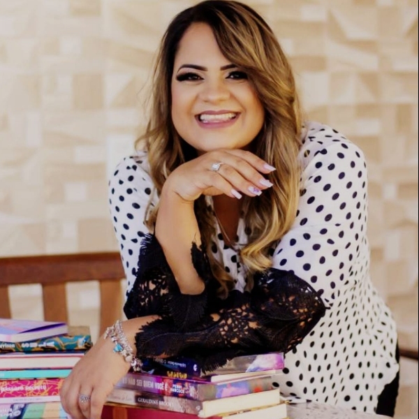 Cíntia Dourado da Silva Rodrigues Paes