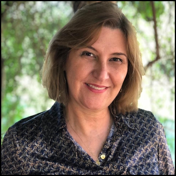 Regina Helena Oliveira