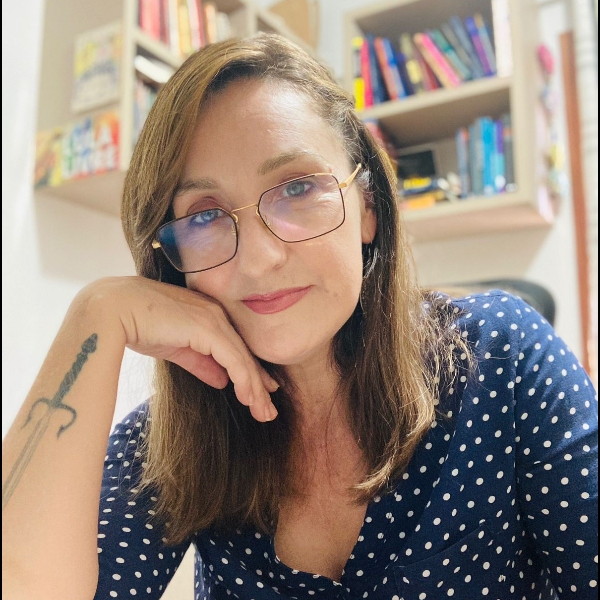 Profa. Dra. Thaísa Cristina Bueno (UFMA)