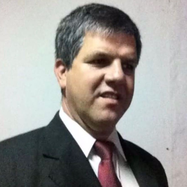 Dr. Adílio de Sá Junior (UFU)