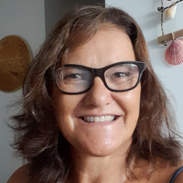 Eliane V. Moura Oliveira