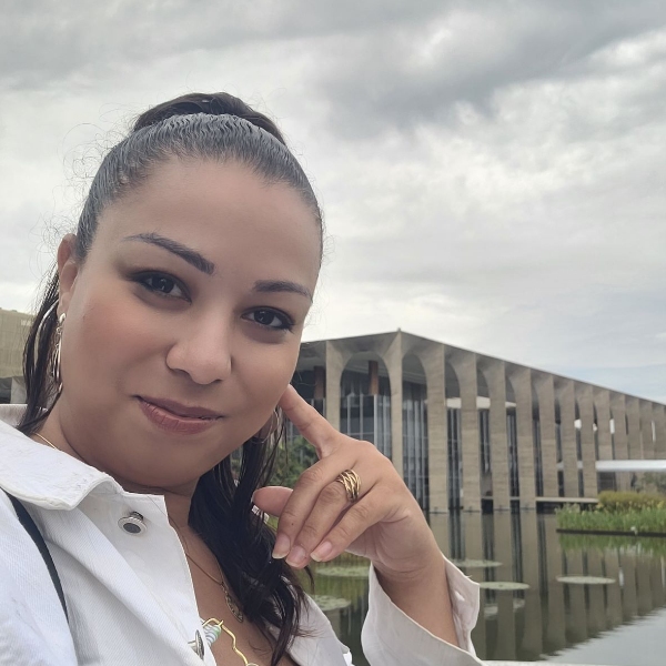 Aline Silva Dejosi Nery - ECV - (Nutes/UFRJ)