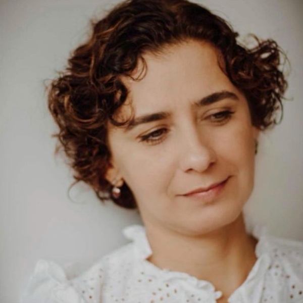 Mônica de Menezes Santos