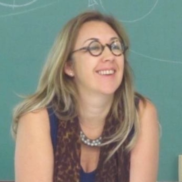 Profa. Dra. Erika Maria Parlato-Oliveira