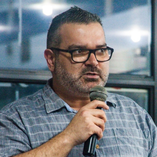 Prof. Dr. Daniel Flores