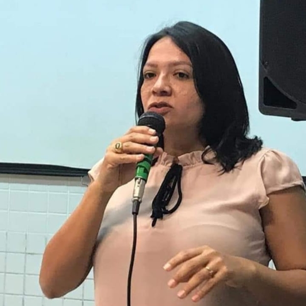 Profª Drª Dirlene Santos Barros
