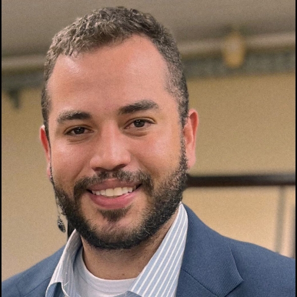 Esp. Cristian Mayko Carvalho da Costa